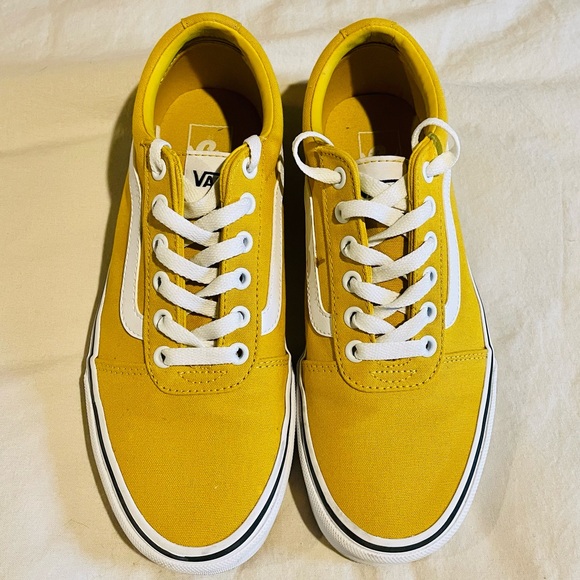 Vans Old Skool Low Top in Golden Yellow - Picture 1 of 4